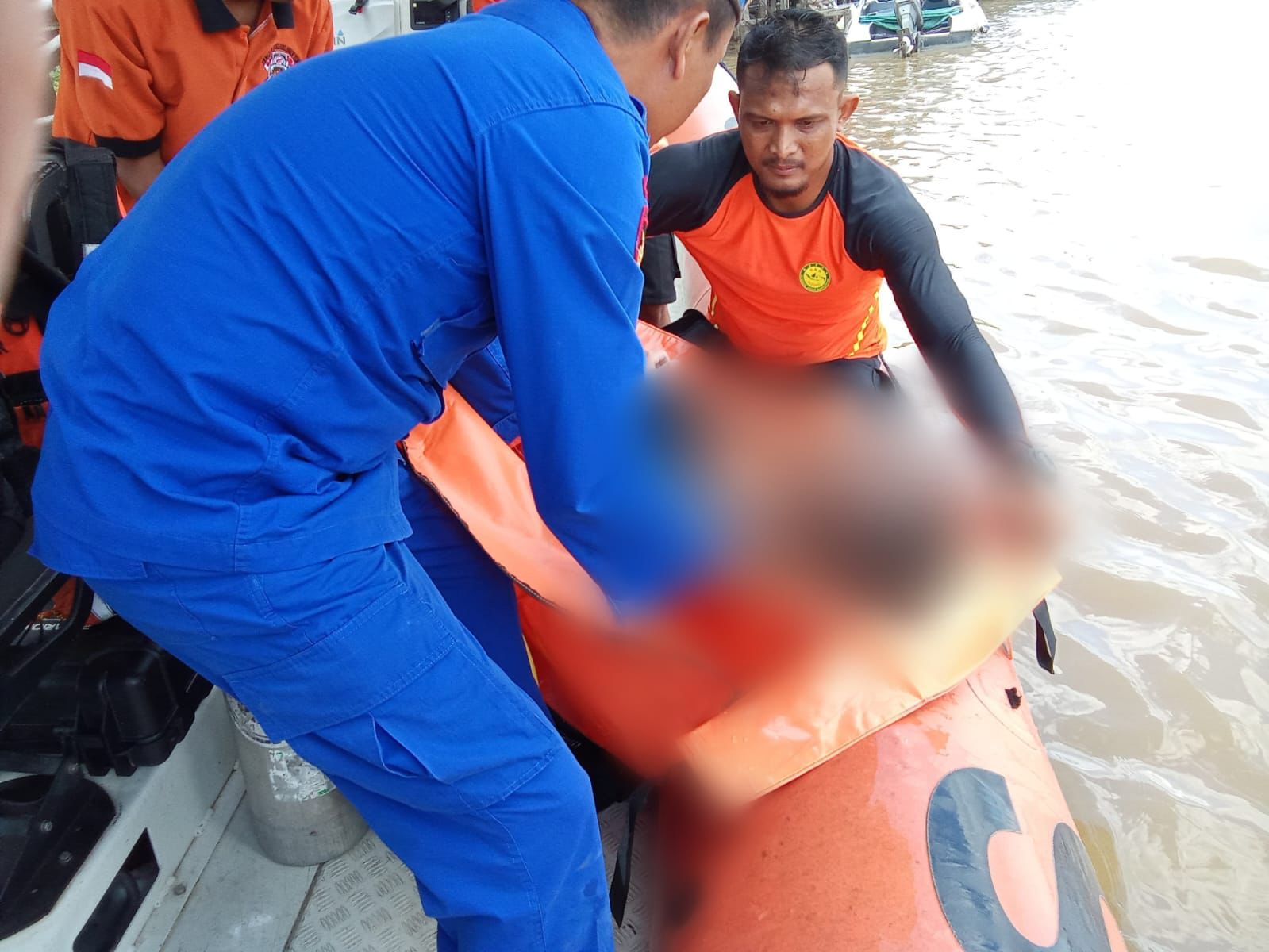 Tenggelam di Sungai Kapuas