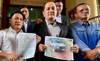 Imigrasi Entikong mengamankan WNA China Liu Xiaodong tersangka kasus tambang emas di Ketapang